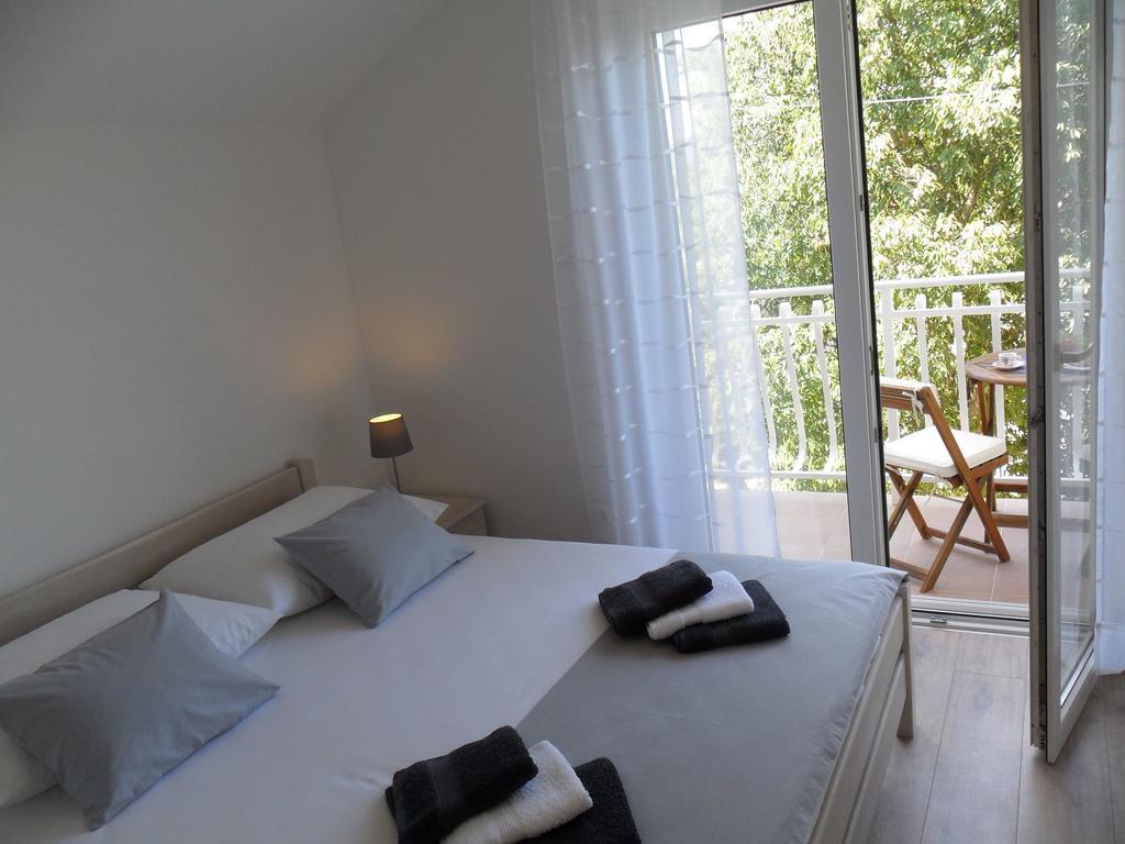 שיבניק Apartmani Luka & Iva מראה חיצוני תמונה