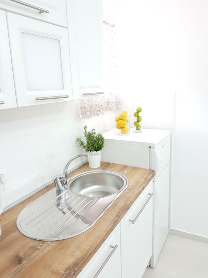 שיבניק Apartmani Luka & Iva מראה חיצוני תמונה