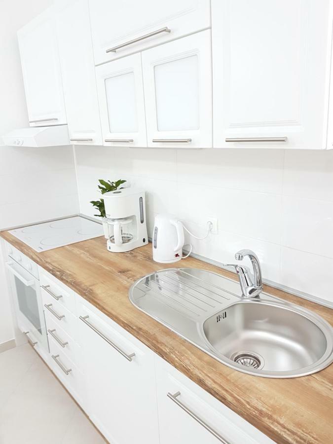 שיבניק Apartmani Luka & Iva מראה חיצוני תמונה